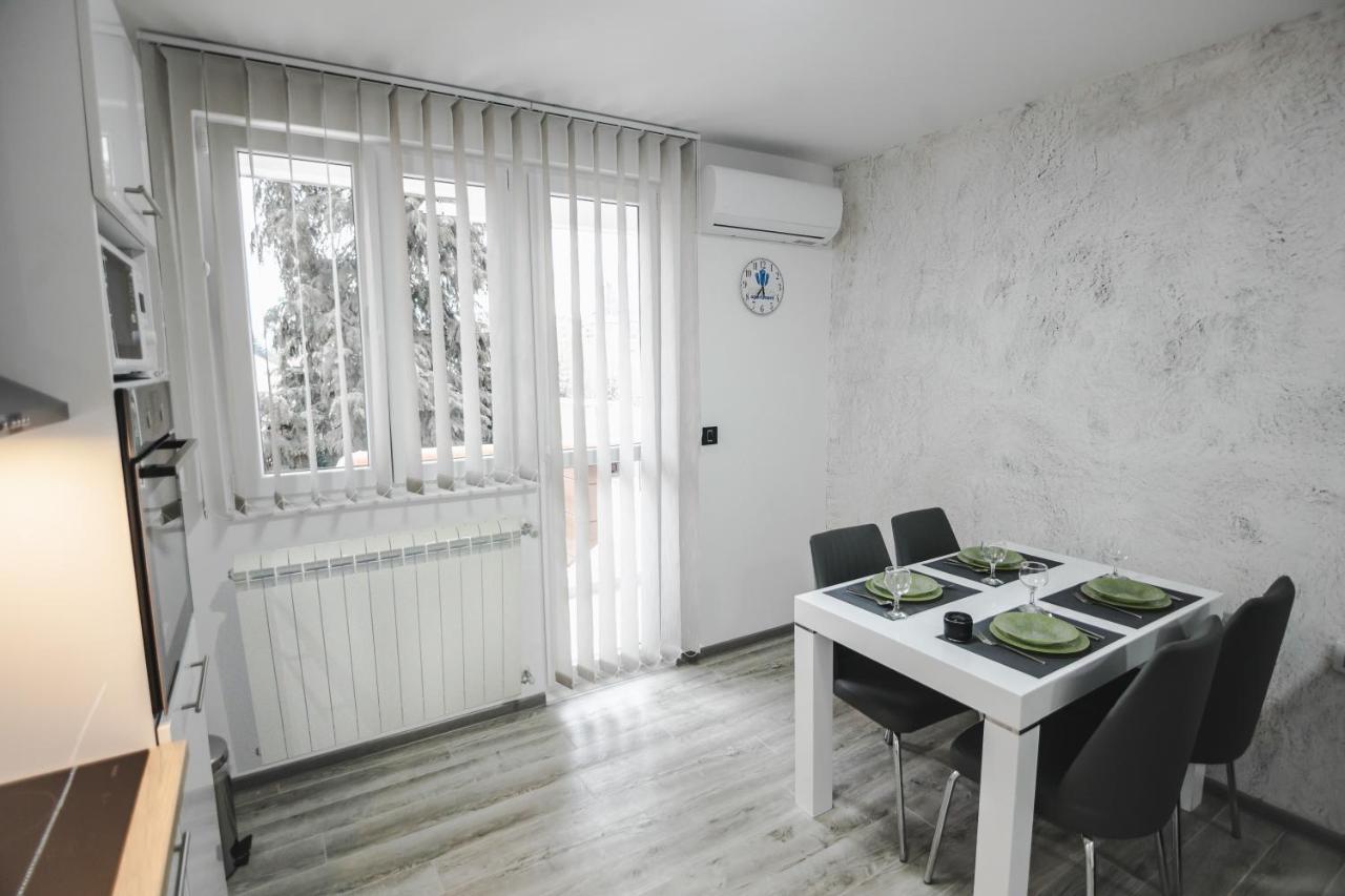 Kristal Apartmani Arandjelovac Exteriör bild